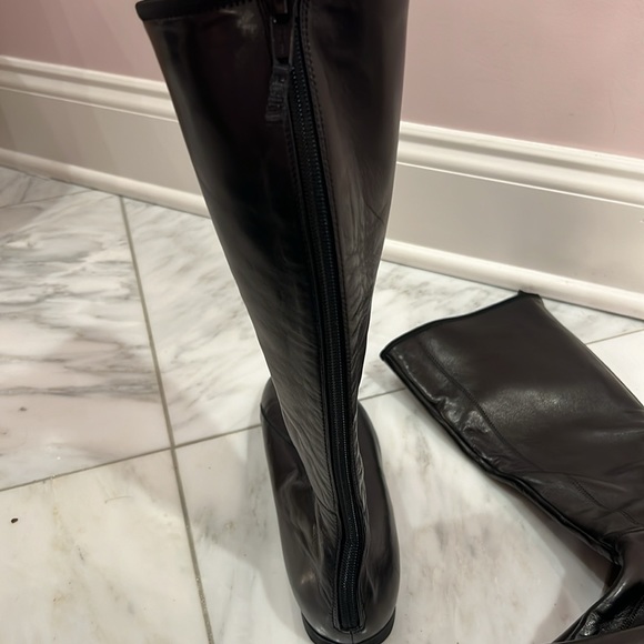 Never worn Prada boots - Picture 2 of 5
